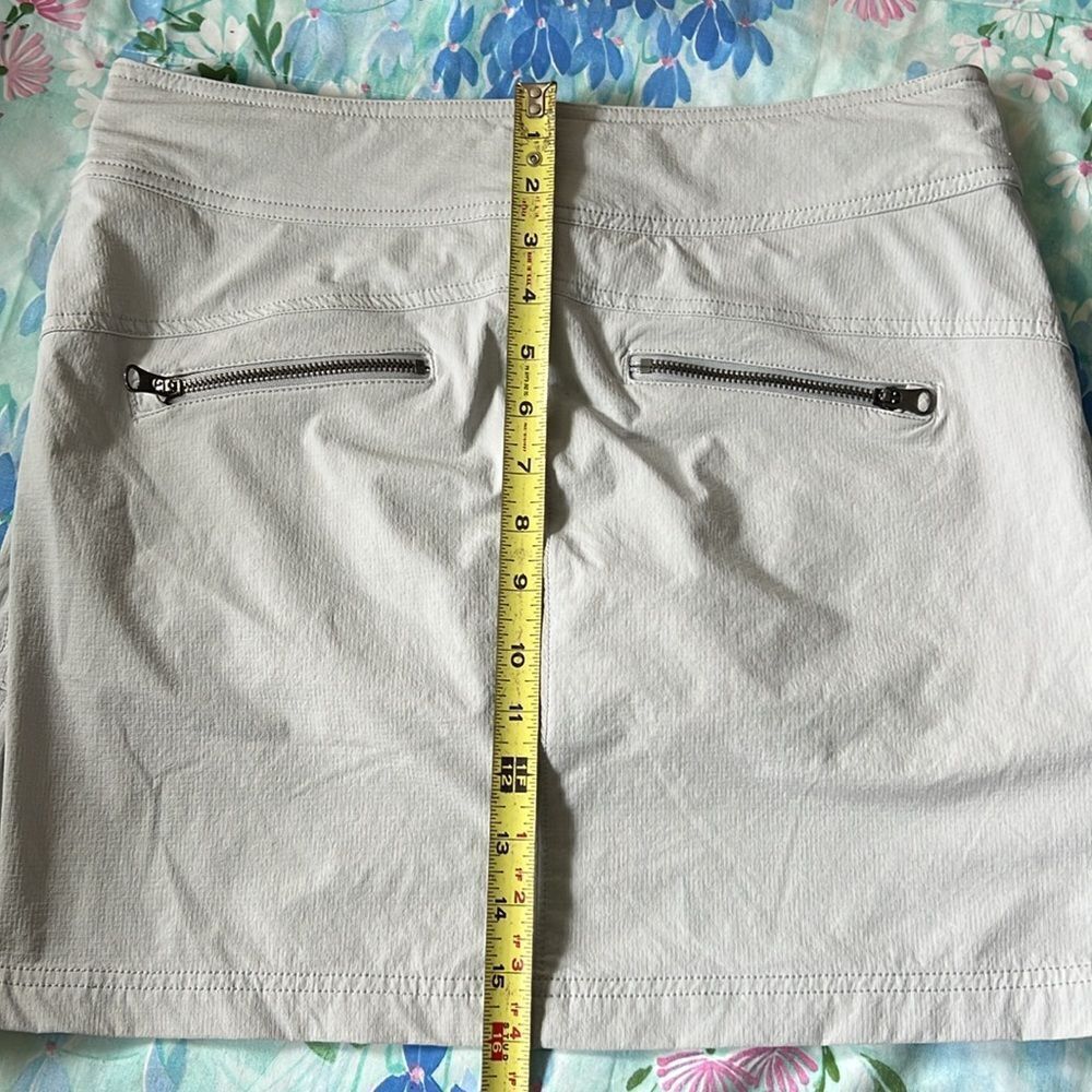 Athleta The Jenner Skort - 8 - Picture 12 of 13